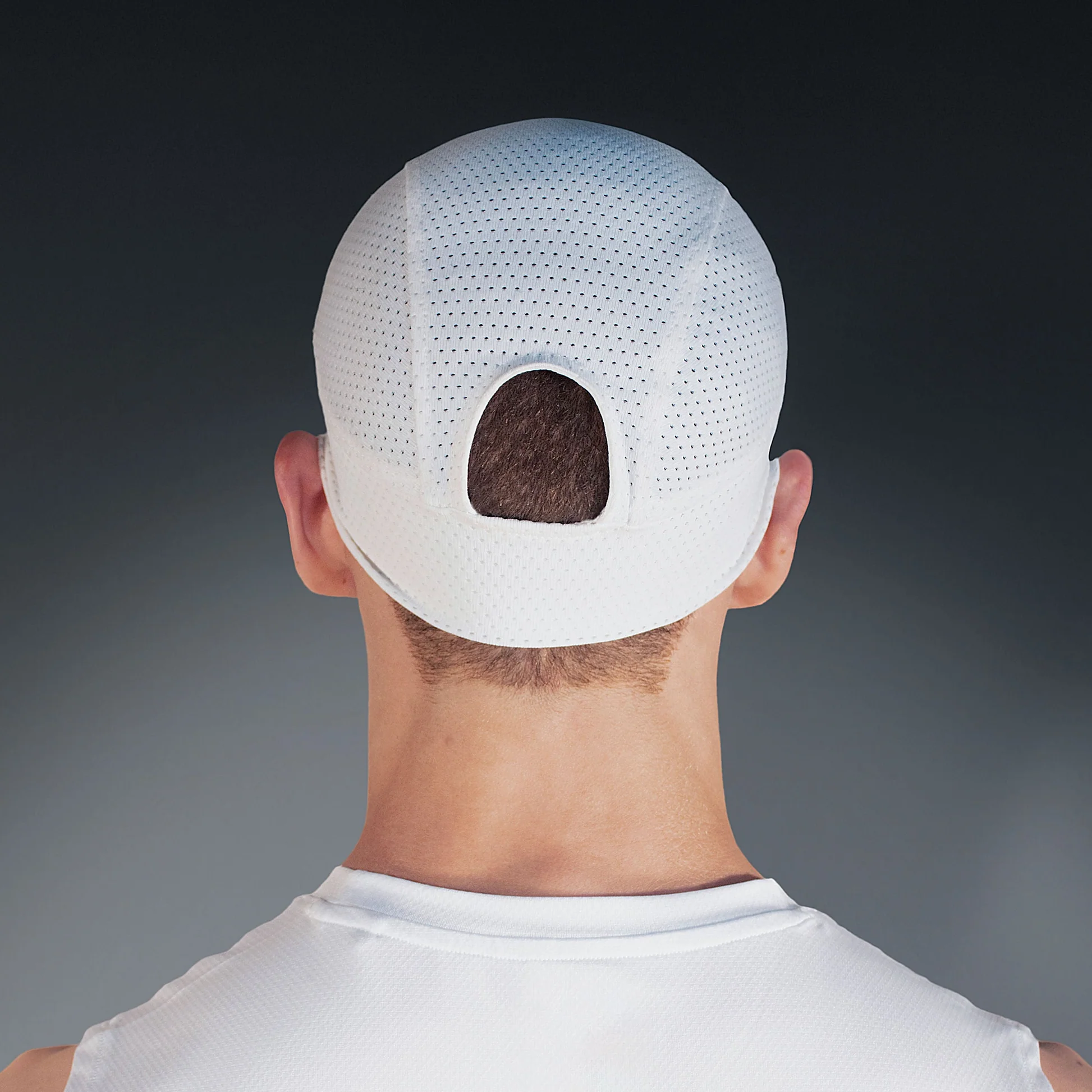 omius-breathe-cooling-cap-white-front-model2